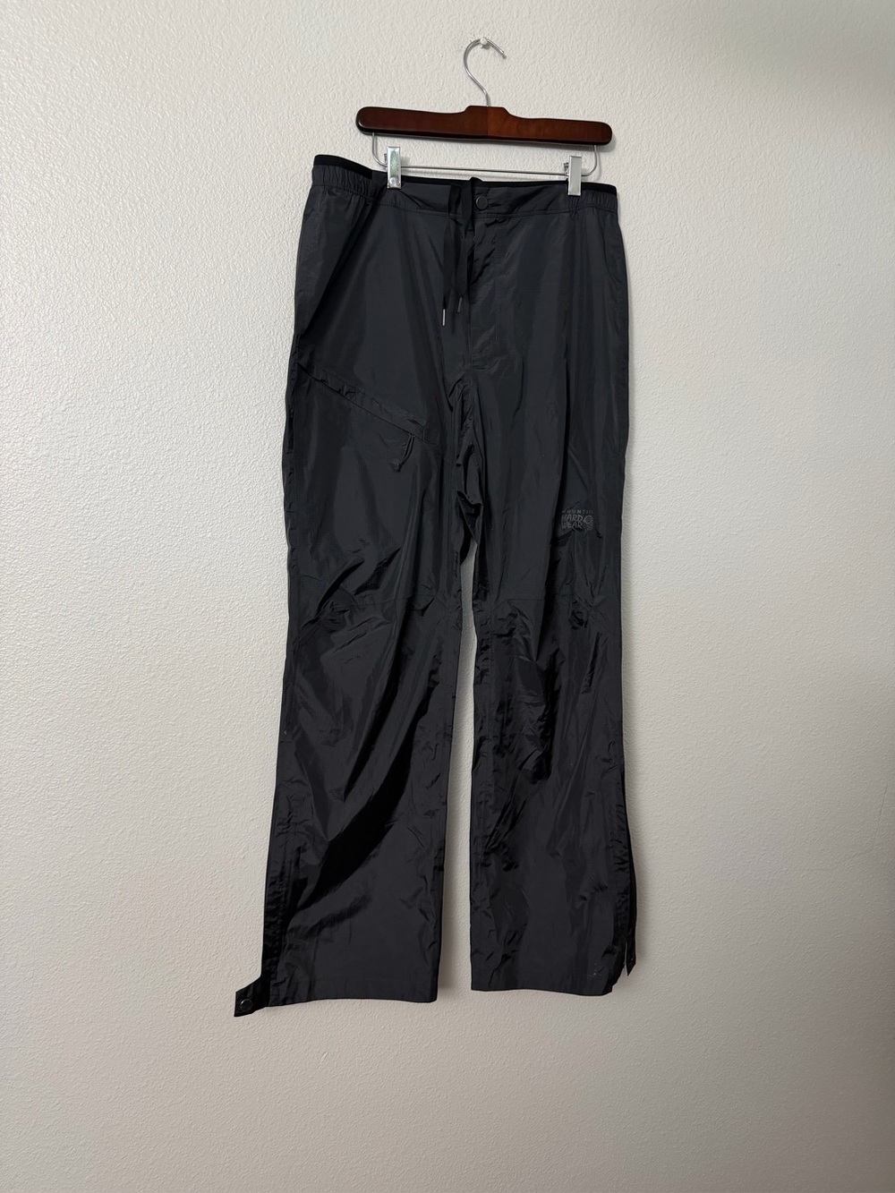 Mountain Hardwear Black Men's Windbreaker Joggers SZ L